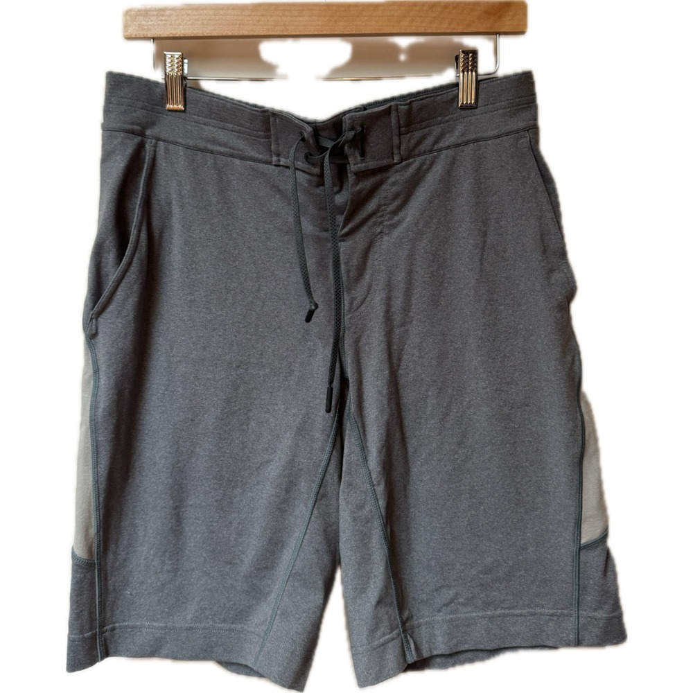 Lululemon Men's Athletic Workout Yoga Shorts Light Gray Green Size Medium‎